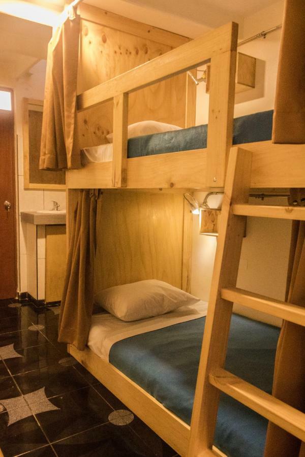 Hostel Kokopelli Nightlife - Mirafloresリマ エクステリア 写真